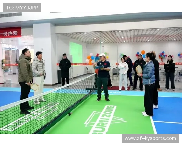 足球裁判在基层推广中开展模拟赛判与教练员互动反馈机制，足球裁判培训会